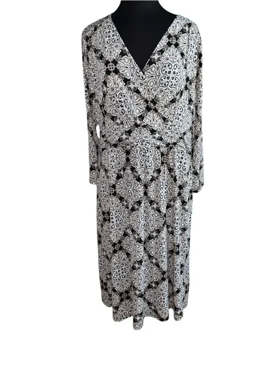 NWT Jaclyn Smith Long Sleeve V-Neck Printed Dress, P2P:22-25”, L:43” RT $35 - Picture 6 of 6